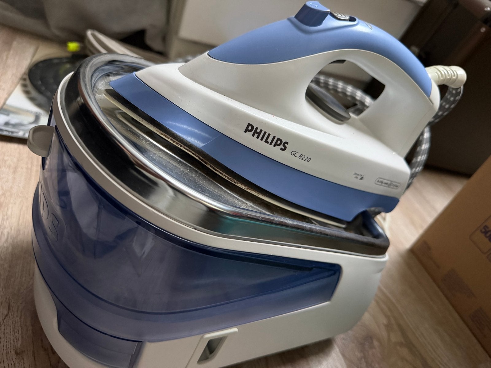 Philips GC 8220 Stoomstrijkijzer met stoomgenerator, Witgoed en Apparatuur, Strijkijzers en Strijkplanken, Ophalen, Gebruikt, Strijkijzer met snoer