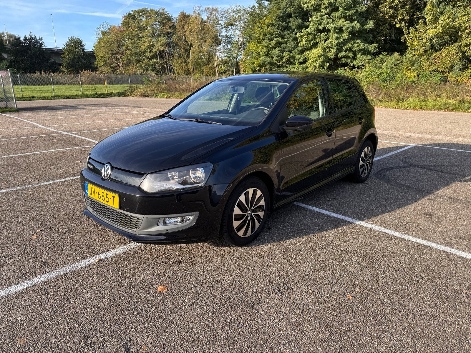 Volkswagen Polo 1.0 TSI 70KW 3D Bluemotion 2016 Zwart, Voorwielaandrijving, 40 €/maand, 1011 kg, 95 pk