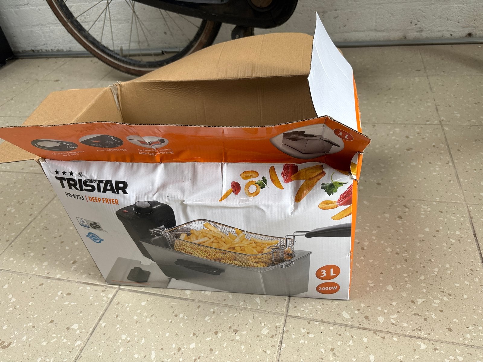 Tristar PD-8753 Friteuse 3L - Nieuw in doos, 2 tot 3 liter, Ophalen, Nieuw, Uitneembare binnenpan