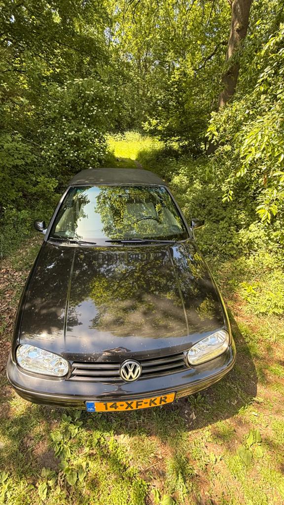 Volkswagen Golf 1.8 Cabriolet 55KW 1999 Zwart, Auto's, 74 pk, 4 cilinders, Cabriolet, 4 stoelen