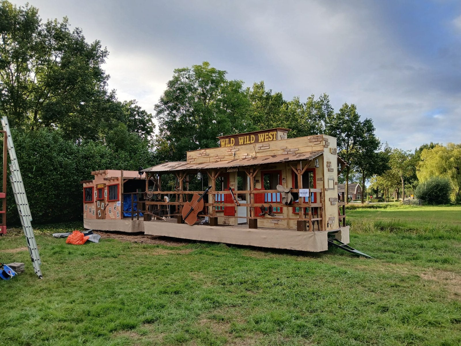 Optocht kar saloon, incl kleding, Ophalen of Verzenden, Zo goed als nieuw, Carnaval