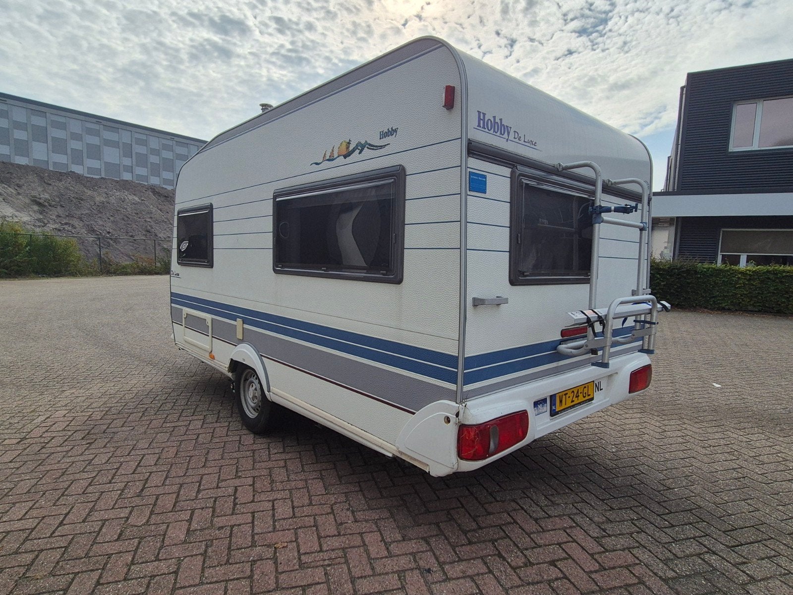 Hobby De Luxe caravan met mover, voortent en airco, Hobby, Airco, Treinzit, Dwarsbed
