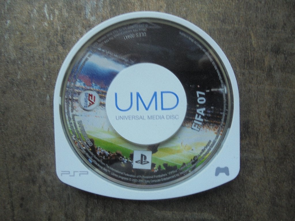 FIFA 07 voor PSP (zie foto's) !!!LEZEN!!!, Gebruikt, 1 speler, Ophalen of Verzenden, Vanaf 3 jaar