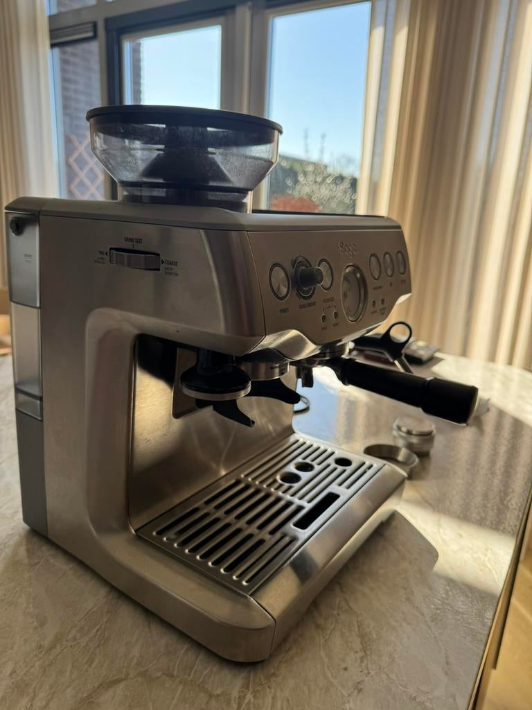 Sage Barista Express + tools, 10 kopjes of meer, Ophalen, Zo goed als nieuw, Koffiemachine