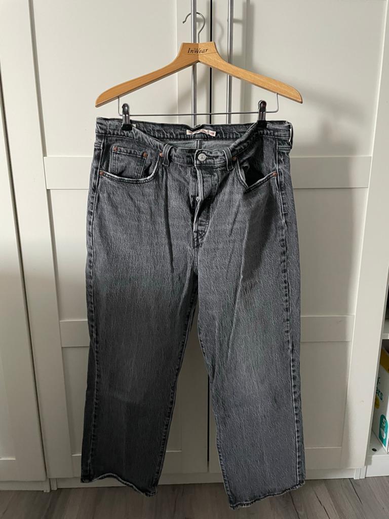 Levi's Ribcage Jeans Grijs Plus Size W14 (46) Enkel, Ophalen of Verzenden, Gedragen, Grijs, Overige jeansmaten