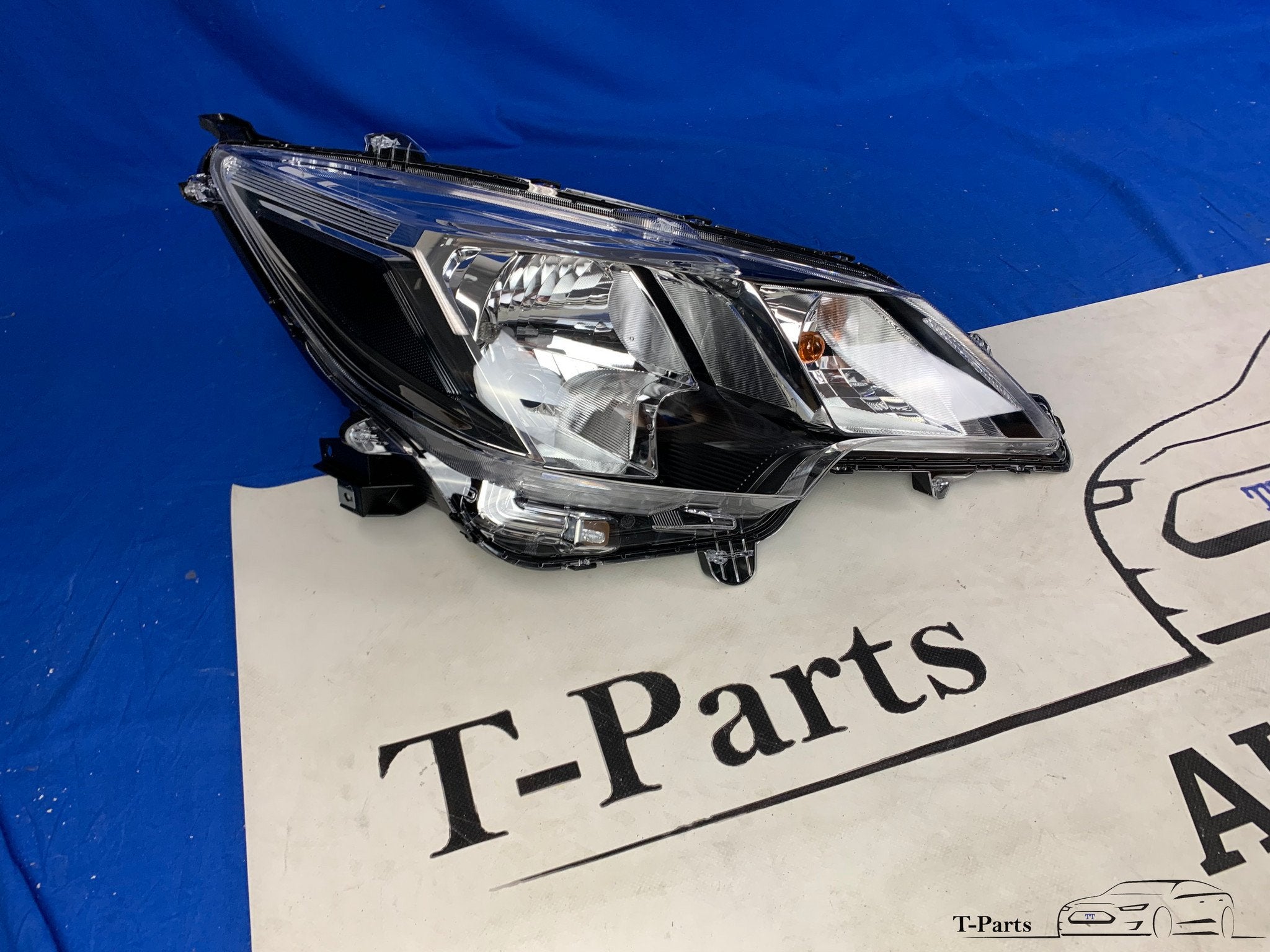 Mitsubishi space star rechts koplamp lamp 8301D446