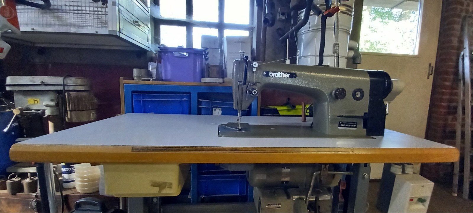 Brother Industriële Naaimachine D82-8716-103, Hobby en Vrije tijd, Naaimachines en Toebehoren, Ophalen, Gebruikt, Naaimachine