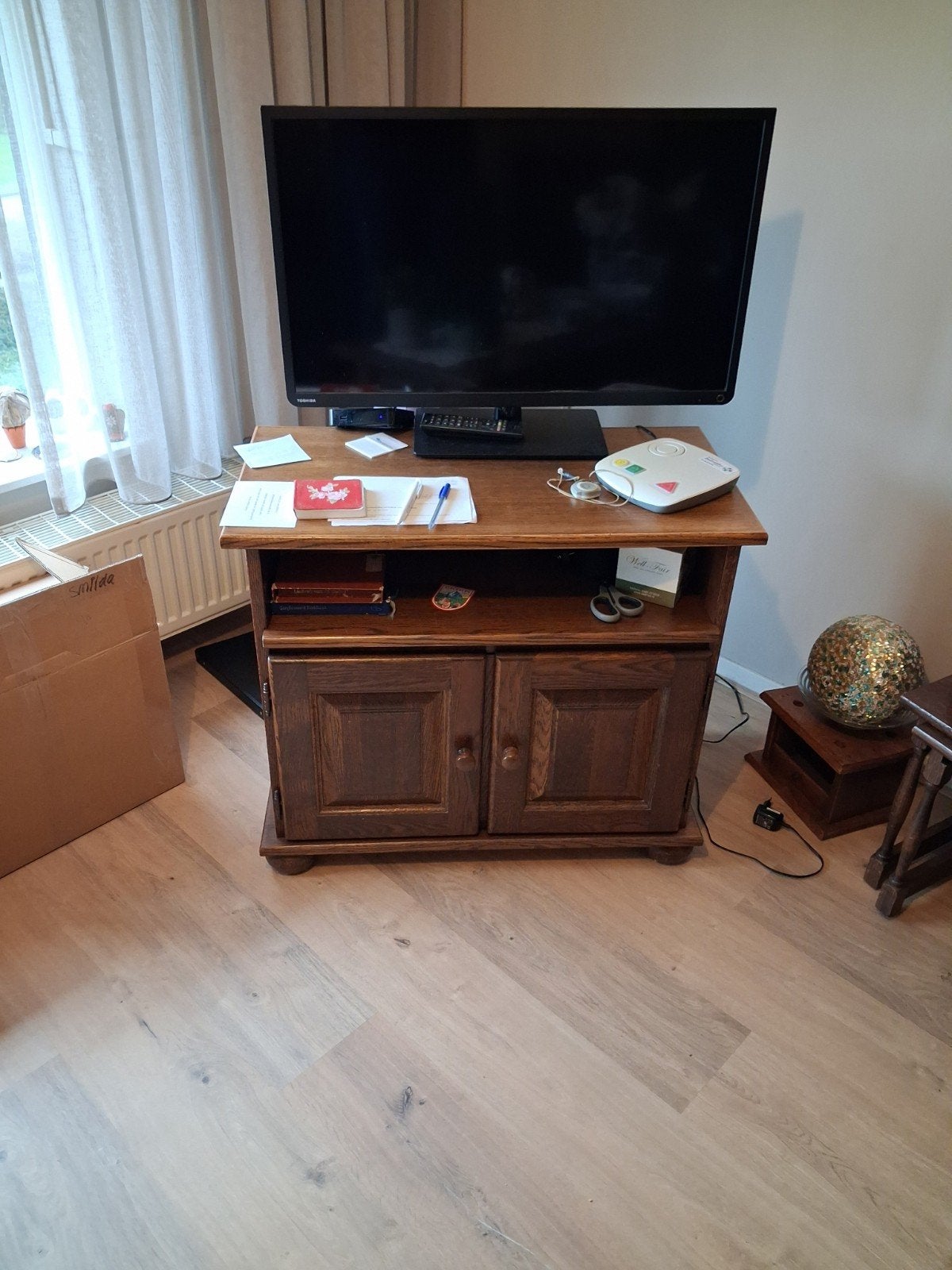 Mooie donker eiken tv-kast van mijn schoonmoeder, Gebruikt, Eikenhout, Minder dan 100 cm, 25 tot 50 cm