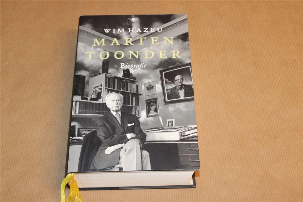Marten Toonder — Biografie door Wim Hazeu, Eén stripboek, Ophalen of Verzenden, Gelezen