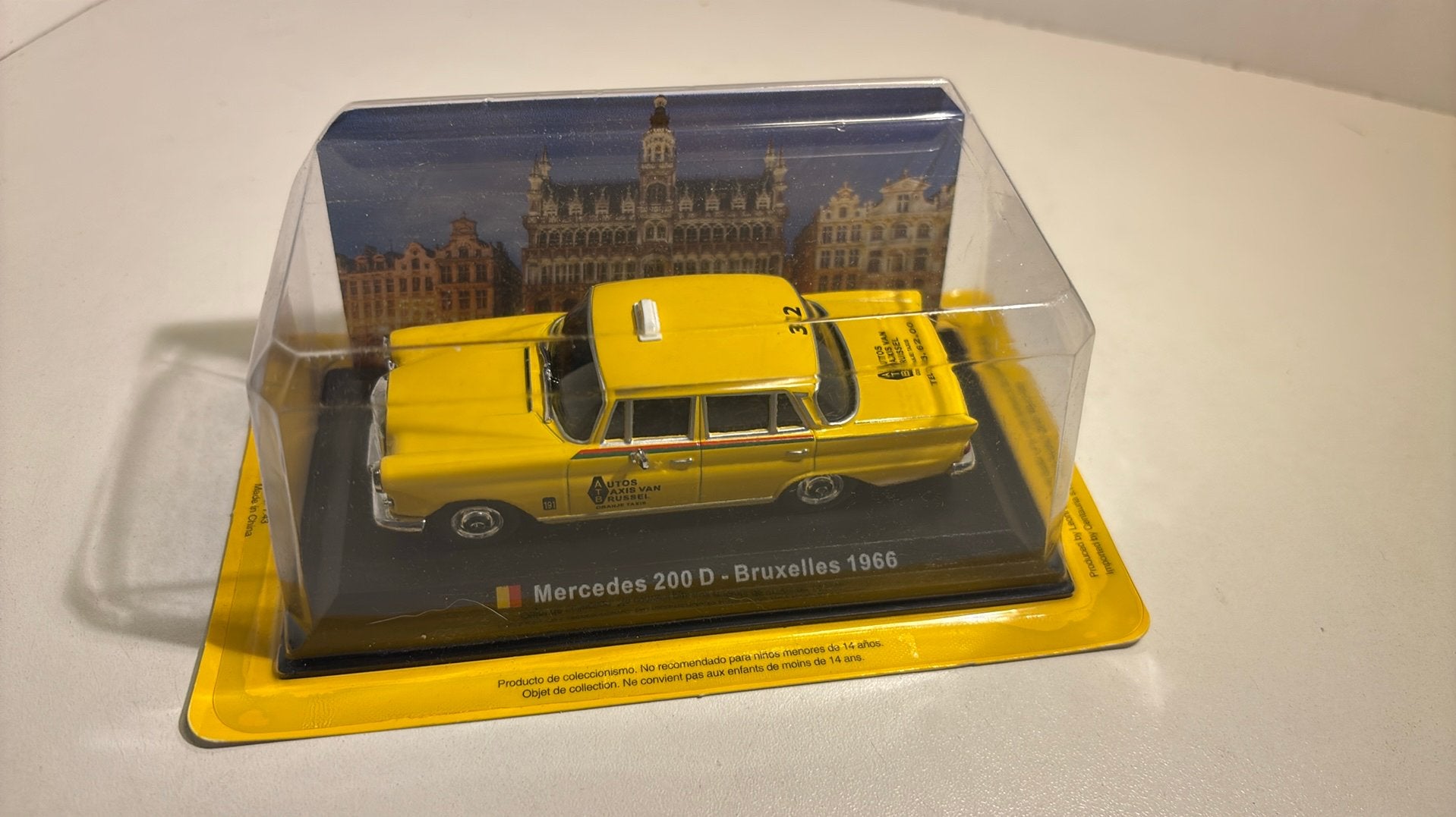 Mercedes 200 d bruxelles taxi 1966 atlas 1.43, Ophalen of Verzenden, A, A, A