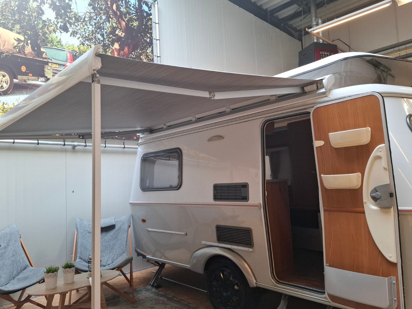 Eriba Touring 420 GT 2010 Thule Omnistor casetteluifel, Standaardzit, Tot en met 2, 500 - 750 kg, Eriba