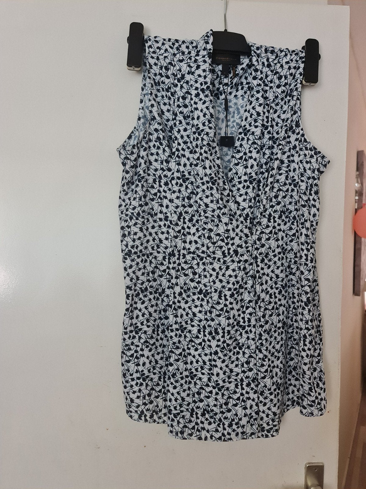 Donna Karan New York mouwloze blouse, maat M, Kleding | Dames, Tops, Nieuw, Maat 38/40 (M), Zwart, Zonder mouw, Ophalen of Verzenden