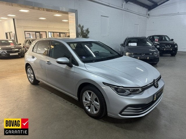 Volkswagen Golf 1.0 eTSI Life Bns DSG AUTOMAAT (bj 2021), Auto's, Automaat, Gebruikt, Euro 6, 23 km/l
