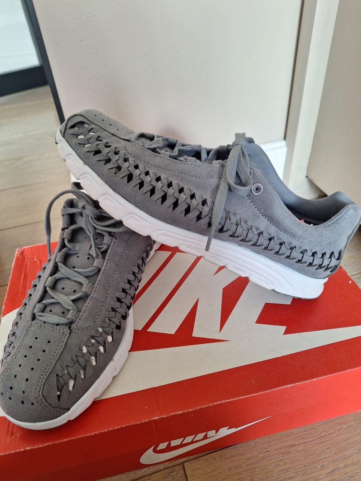 Nike mayfly woven maat 42, Ophalen, Zwart