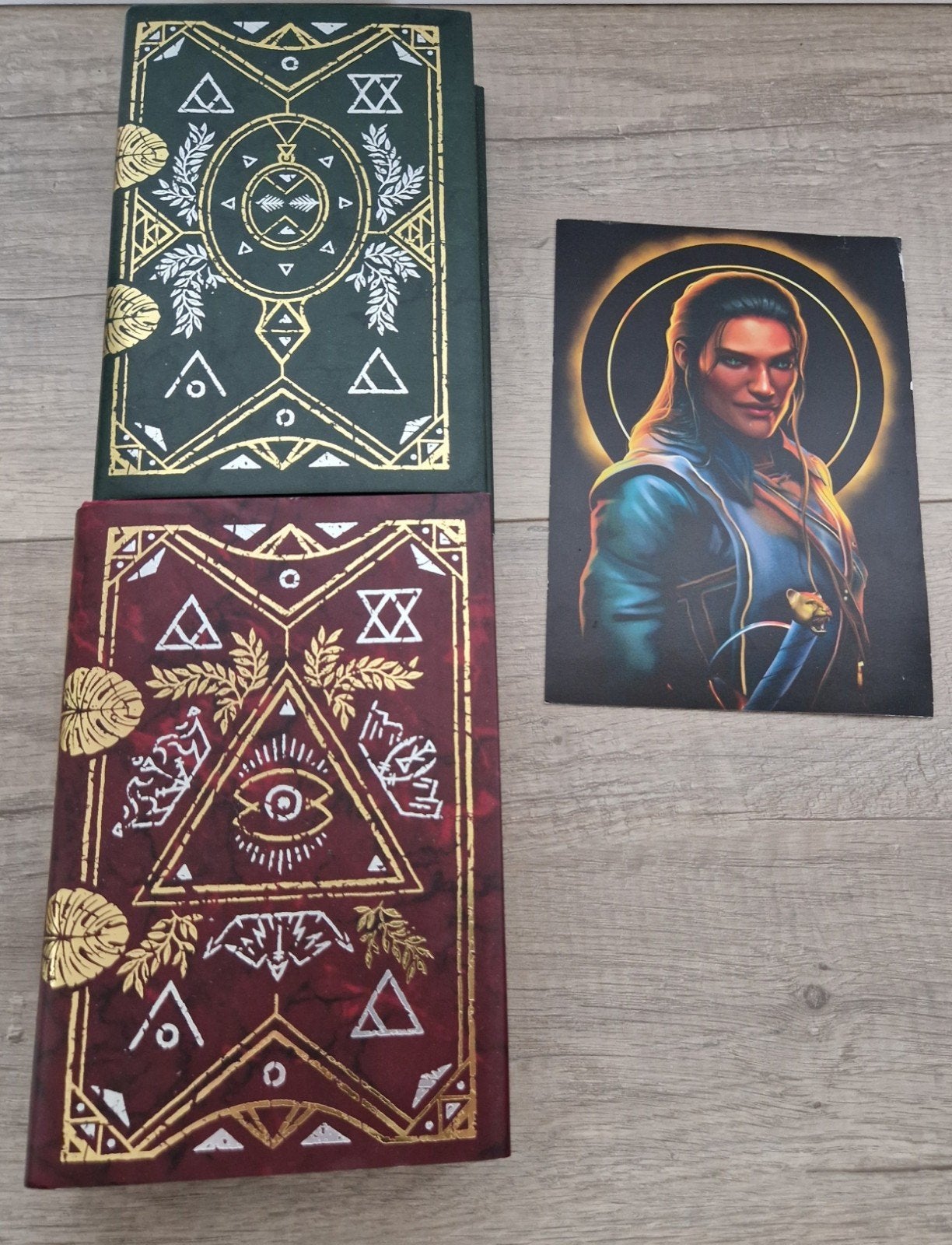 Fairyloot boeken witches steeped in gold empress crowned red, Boeken, Ophalen of Verzenden, Zo goed als nieuw