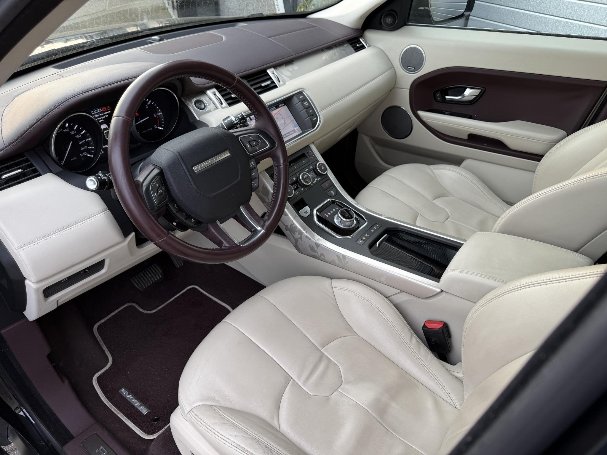 Land Rover Range Rover Evoque 2.2 TD4 4WD Prestige Pano | Ca, Auto's, Land Rover, Automaat, Euro 5, 15 km/l, Beige