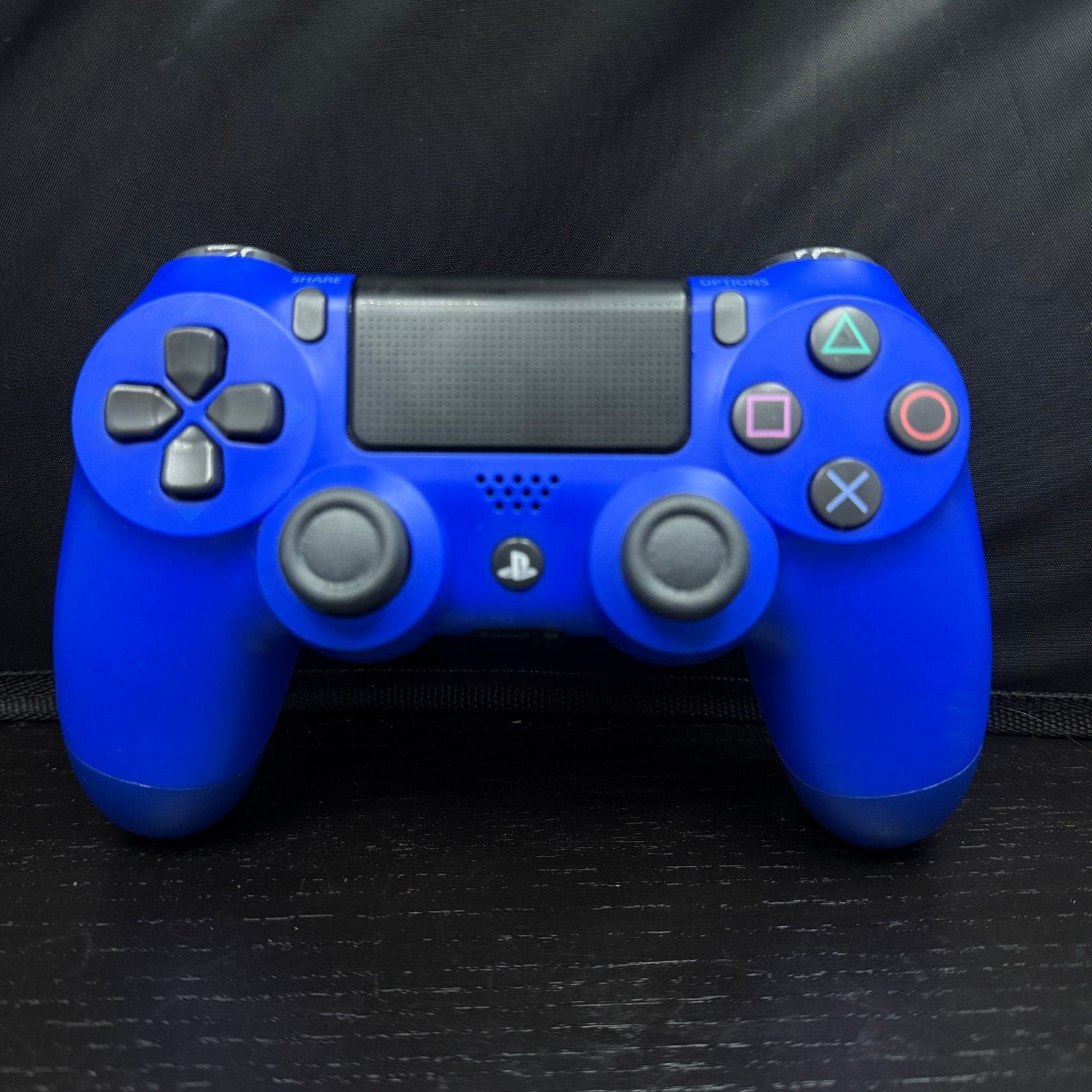 Blauwe Sony PlayStation 4 DualShock Controller, Spelcomputers en Games, G, Ophalen of Verzenden, Zo goed als nieuw, D