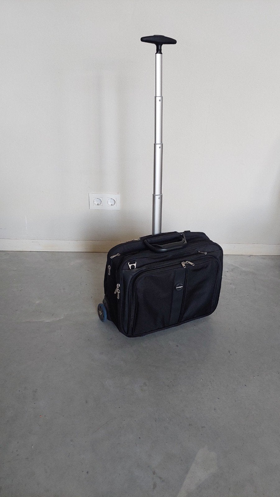 Kensington Contour 17'' Laptoptas - Op Wielen, Ophalen, Gebruikt, Gevoerd laptopvak, Zwart