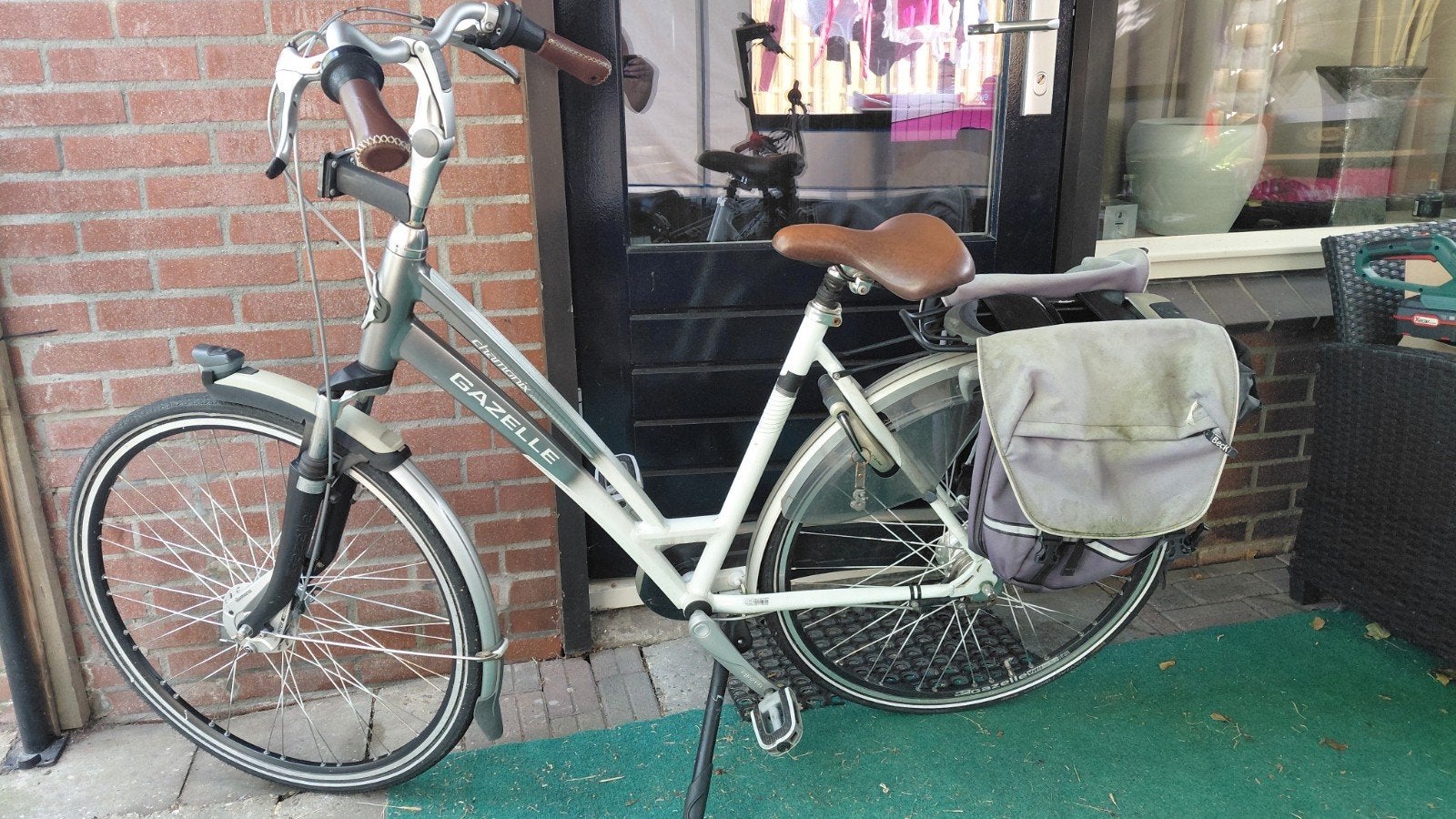 Gazelle damesfiets met versnellingen en lage instap., Ophalen, Velgrem, (Extra) lage instap, Gazelle