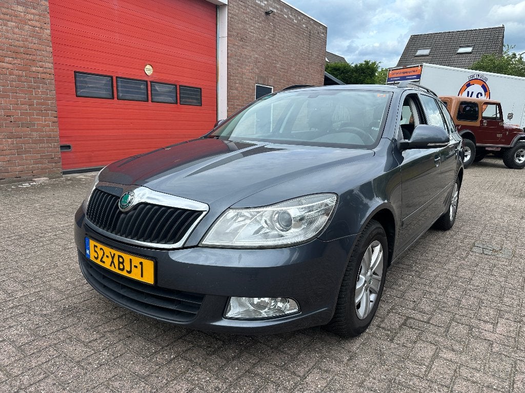 Skoda Octavia 1.2 TSI Combi 2012 Grijs 1 Eig- nieuwe ketting, Auto's, Voorwielaandrijving, Euro 5, Stof, 4 cilinders