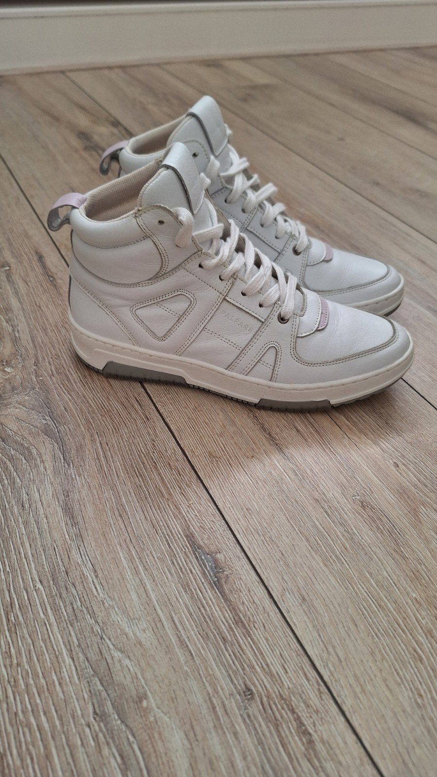 zgan witte leren sneakers mt.39, Ophalen of Verzenden, Zo goed als nieuw, Wit, Sneakers of Gympen