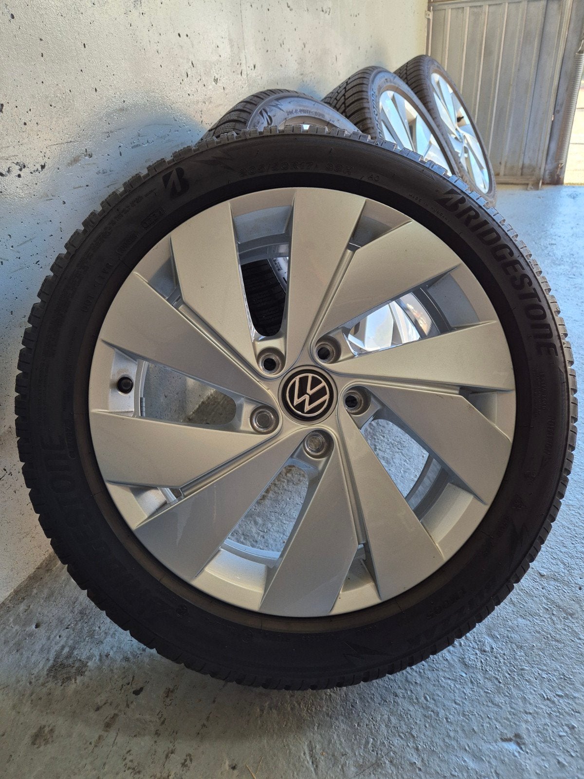 5x112 / 17inch ORGINEEL VW WINTERSET "DEMO SET" ZGAN, Auto-onderdelen, Banden en Velgen, Banden en Velgen, Winterbanden, 17 inch