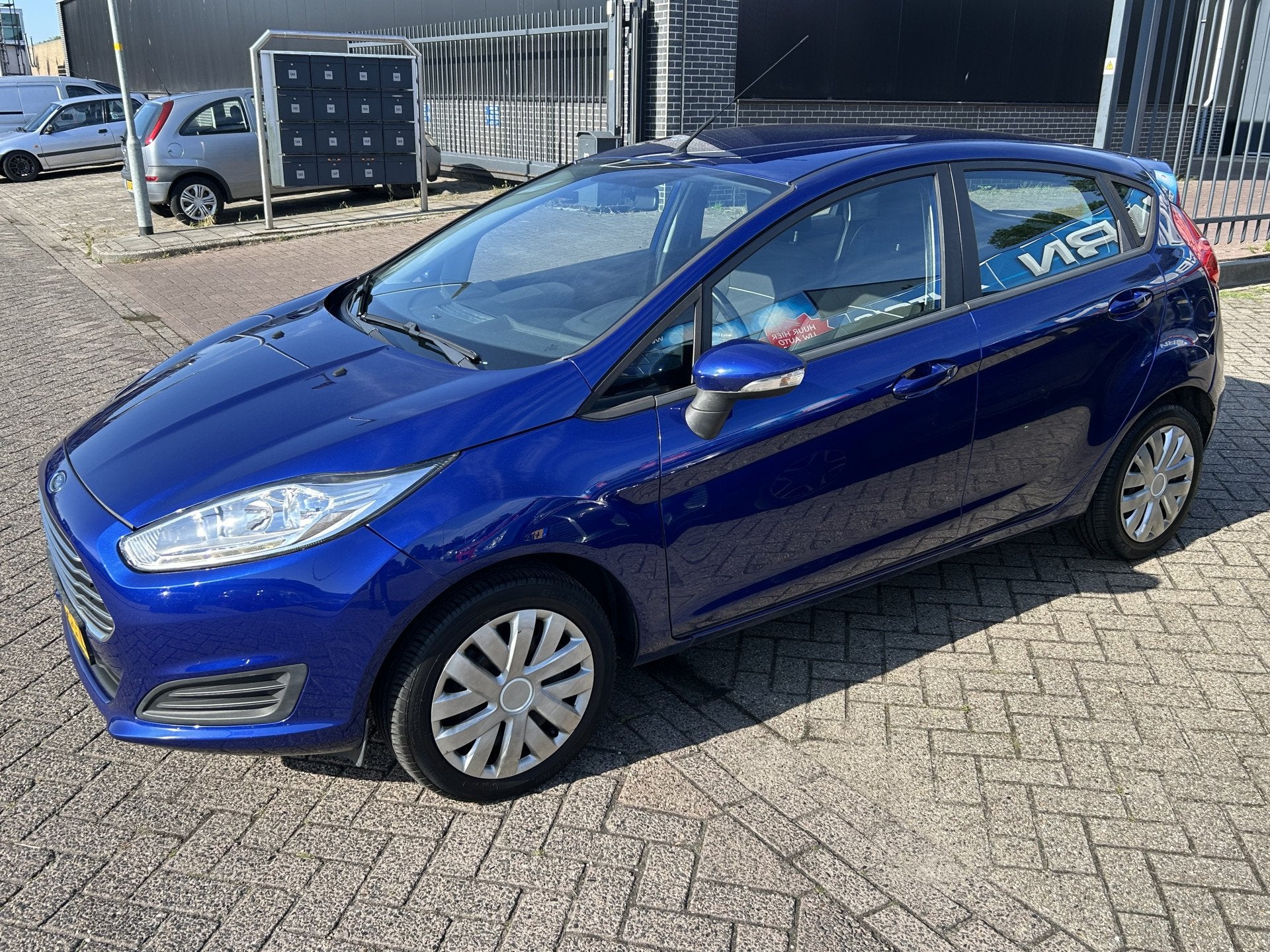 Ford Fiesta 1.0 Style Airco Navigatie 5 deurs 3 maanden Gara, Auto's, Voorwielaandrijving, Stof, Euro 6, 525 kg