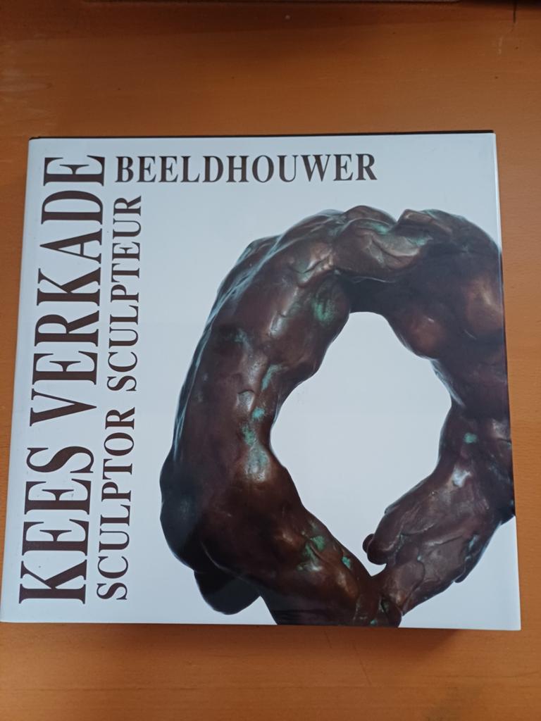 Kees Verkade Beeldhouwer - Boek over Sculpturen, Ophalen, Zo goed als nieuw, Beeldhouwkunst, Kees Verkade