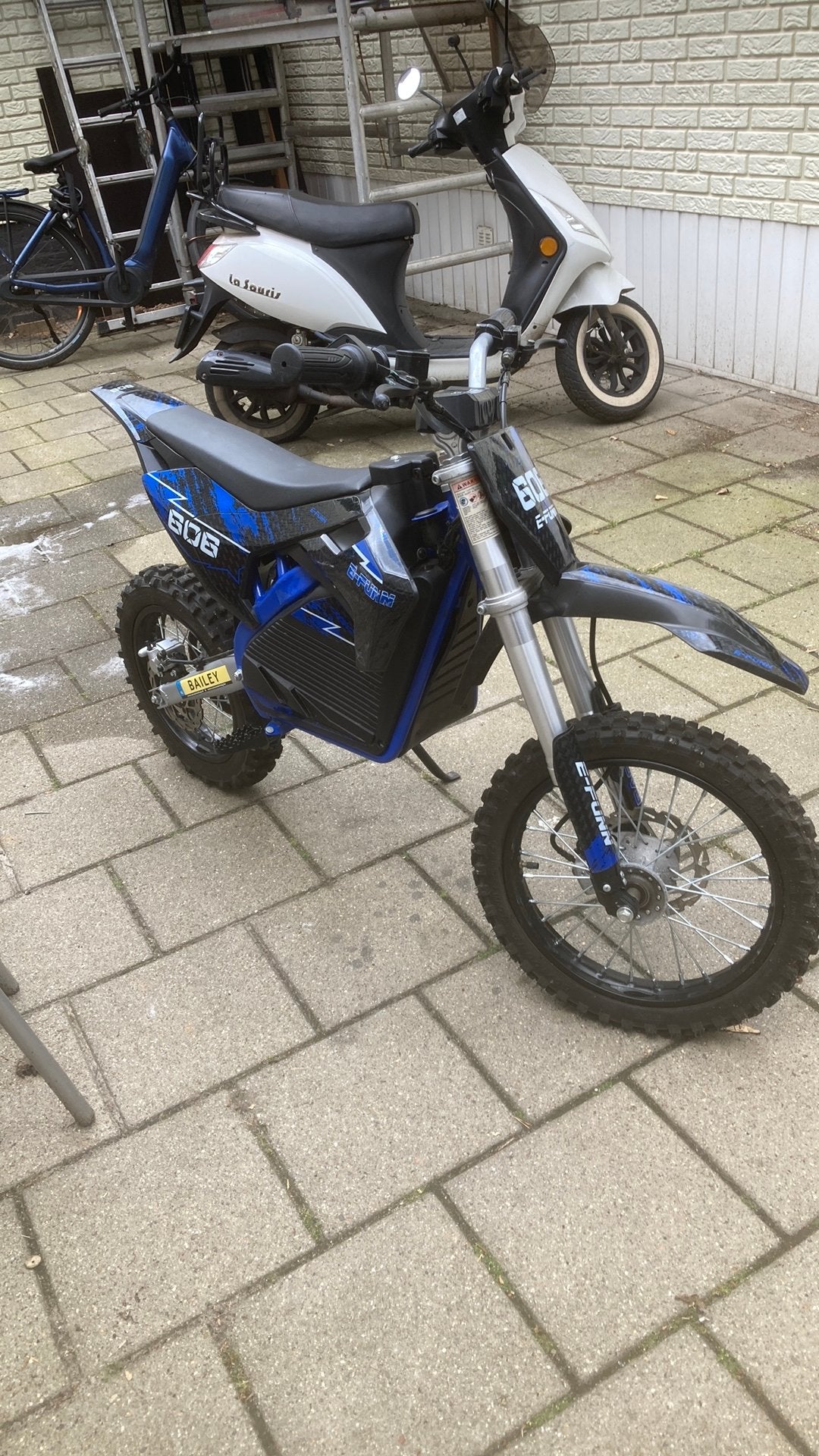 Zo goed als nieuw. Elektrische kindet moter, Ophalen, Zo goed als nieuw, Overige typen