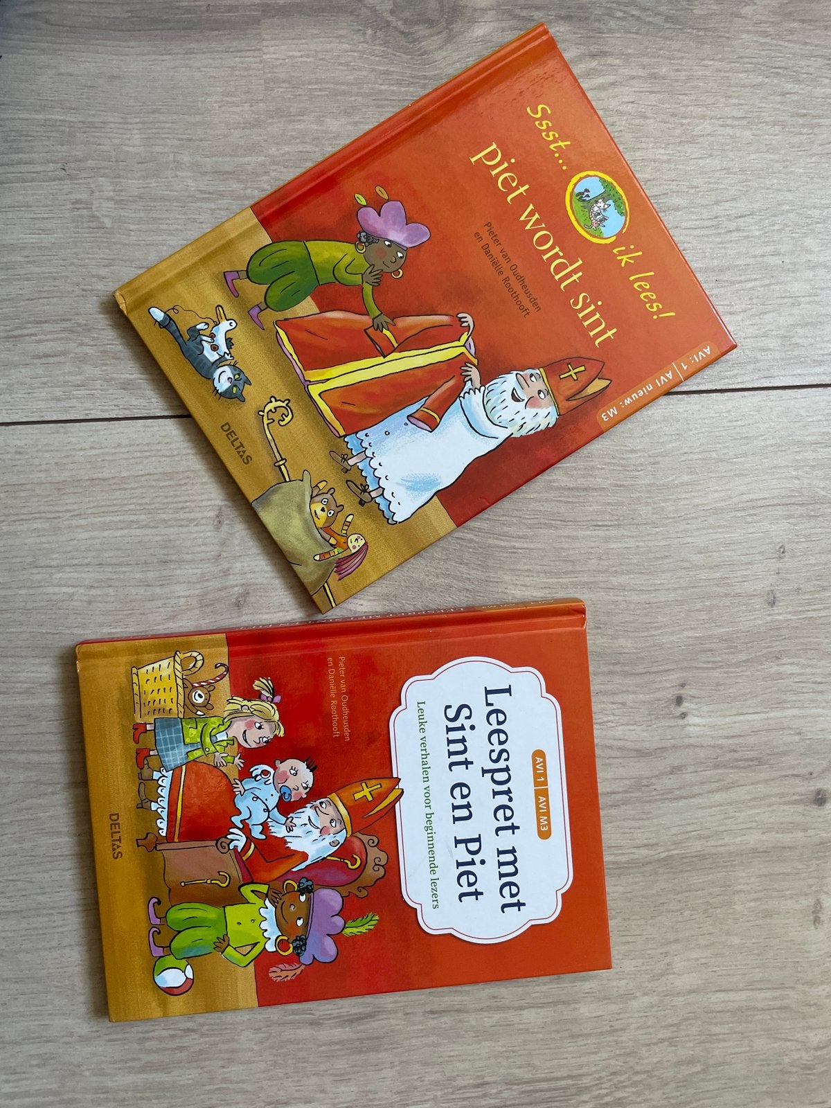 2 Sinterklaas boekjes voor beginnende lezers (AVI M3), Boeken, Ophalen, Zo goed als nieuw, Fictie algemeen
