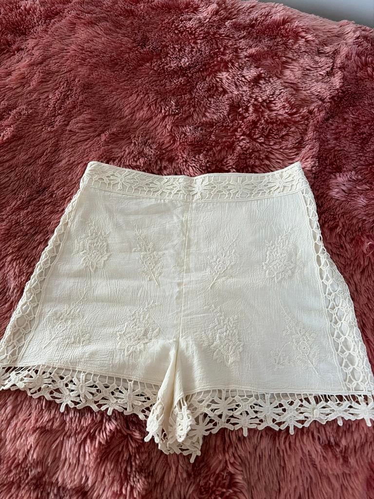 Zara Ibiza Bohemian Korte Broek - Wit met Borduurwerk, Kleding | Dames, Kort, Wit, Nieuw, Ophalen of Verzenden