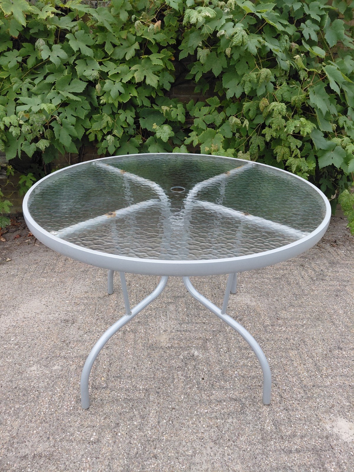 Ronde tuintafel grijs met glazen blad, Tuin en Terras, Tuintafels, Ophalen, Gebruikt, Rond, Metaal