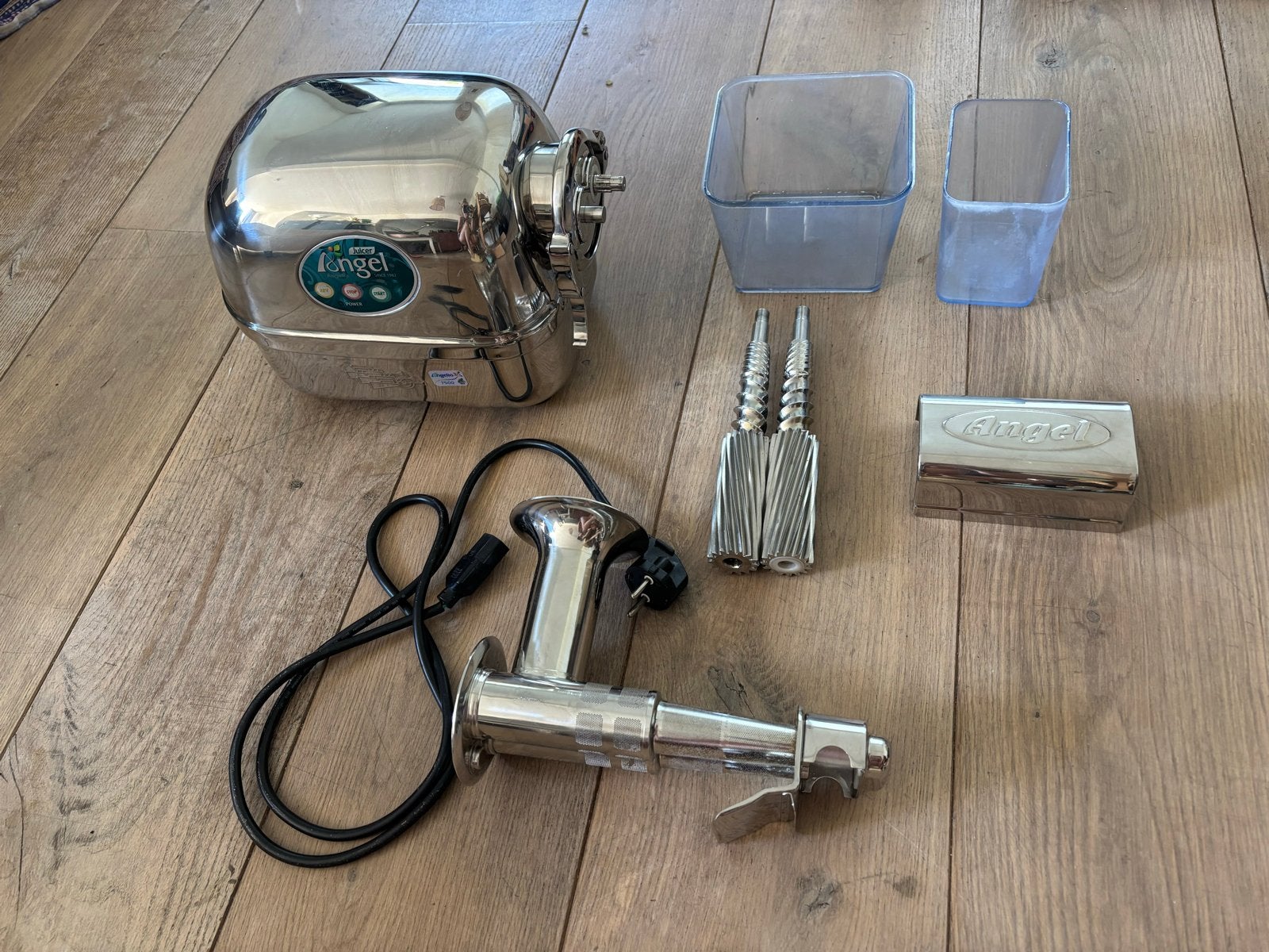 Angel Juicer Slowjuicer 7500 in topstaat - RVS sapcentrifuge, Ophalen of Verzenden, Zo goed als nieuw, Elektrisch, Slowjuicer