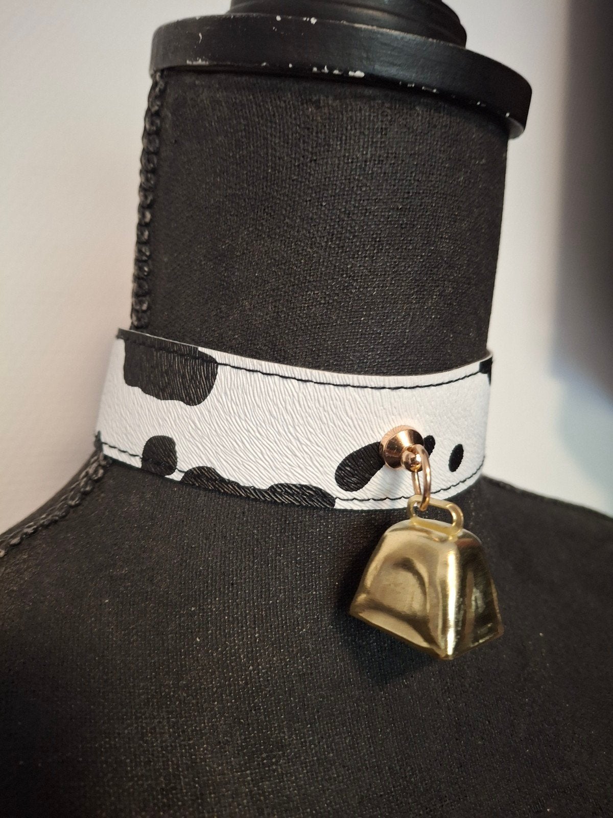Verstelbare Koeienprinthalsband- Cosplay, Hobby en Vrije tijd, Ophalen of Verzenden, Nieuw, Accessoires