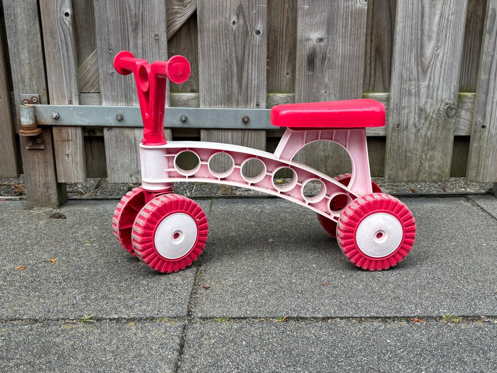 Loopfietsje roze/wit voor peuters, Ophalen, Gebruikt, Loopfiets