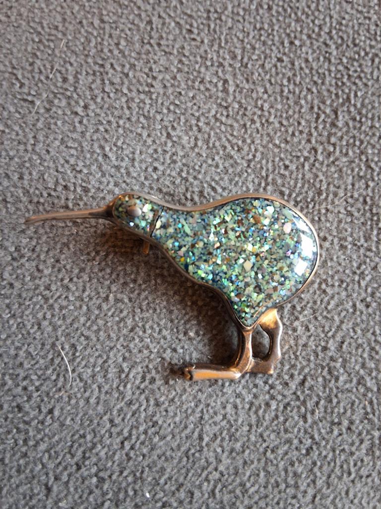 Vintage Kiwi Vogel Broche Abalone Inleg nieuw Zeeland, Overige materialen, Gebruikt, Minder dan 4 cm, Ophalen of Verzenden