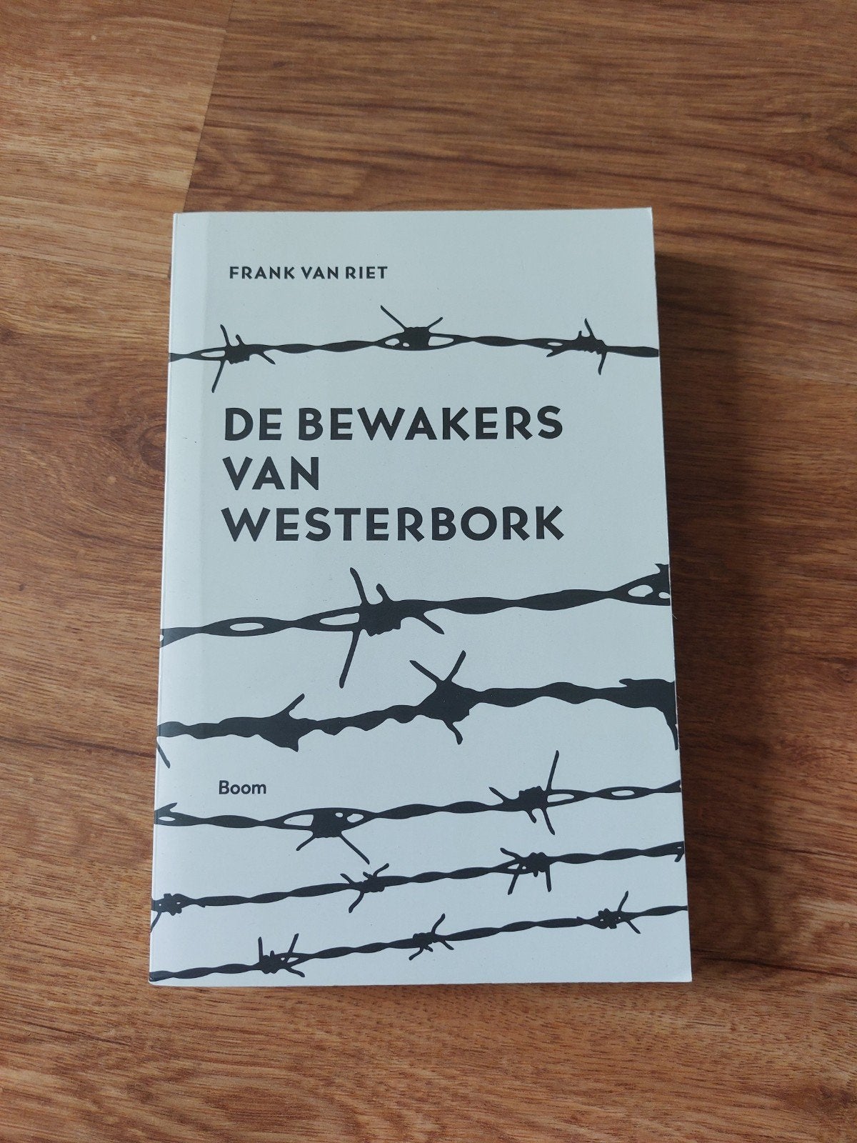 Biografie van Frank van Riet • De bewakers van Westerbork, Ophalen of Verzenden, Zo goed als nieuw, Frank van Riet