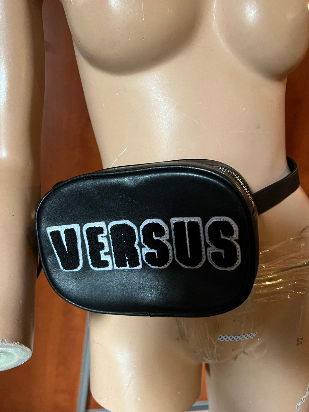 VERSACE Versus heuptas origineel ZGAN, Sieraden, Tassen en Uiterlijk, Tassen | Damestassen, Ophalen of Verzenden, Zo goed als nieuw