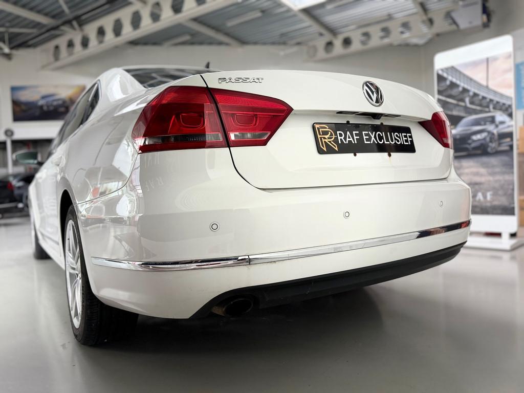 Volkswagen Passat 2.0 TDI HighlineAutomaat,Schuifkanteldak,, Gebruikt, Zwart, Wit, Bedrijf