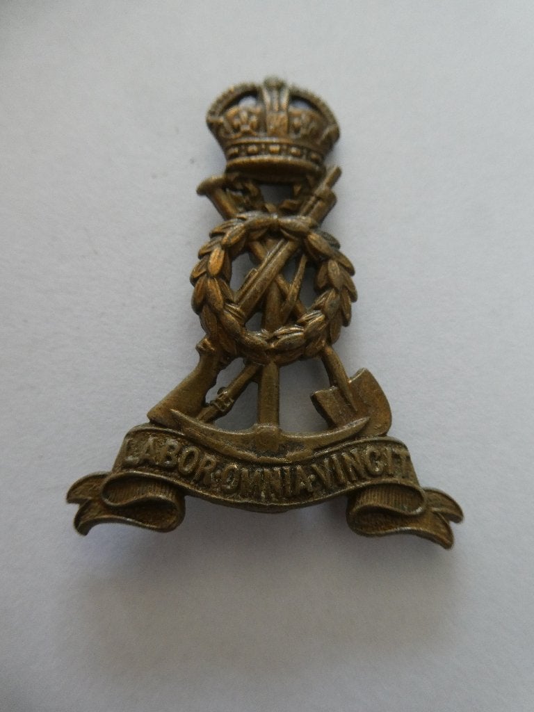 Royal Pioneer Corps Cap Badge, Ophalen of Verzenden, Landmacht, Engeland, Embleem of Badge