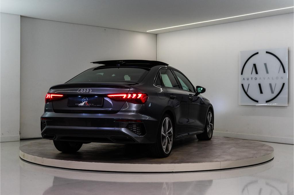 Audi A3 Limousine 35 TFSI S Edition 150PK | Pano | B&O | HUD, 12 maanden, 4 cilinders, Bedrijf, 690 kg