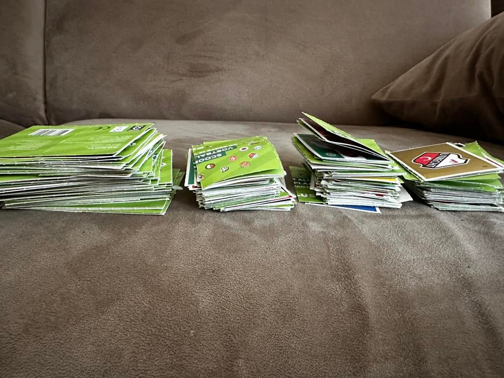 Plus voetbalplaatjes, Plus, Ophalen