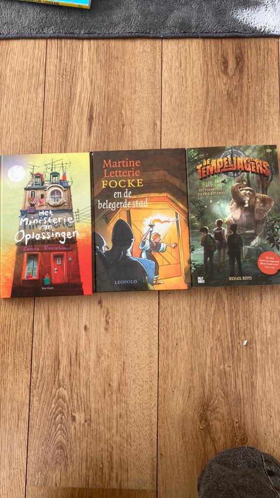 3 spannende kinderboeken: Het Ministerie, Focke, Tempeljager, Ophalen, Zo goed als nieuw, Fictie