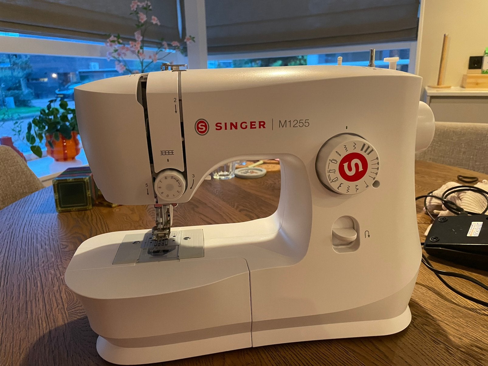 Singer M1255 naaimachine – weinig gebruikt, nette staat, Hobby en Vrije tijd, Ophalen, Zo goed als nieuw, Naaimachine, Singer