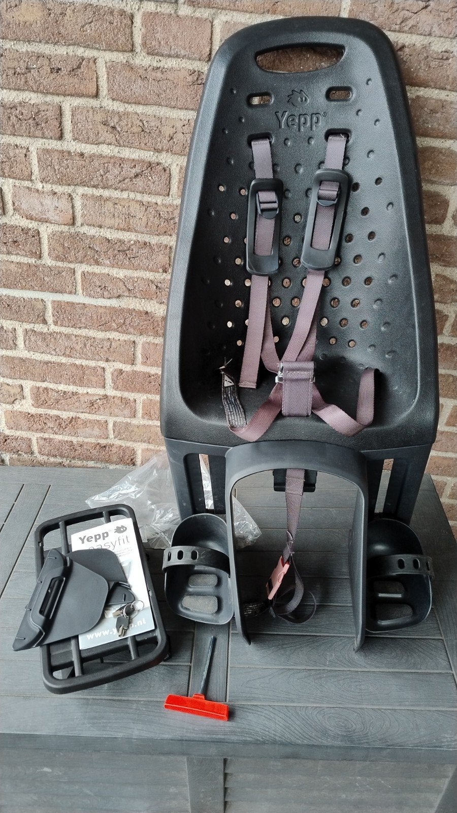 Yepp fietsstoeltje kinderzitje fiets zwart Maxi Easyfit, Ophalen, Achterzitje, Voetsteuntjes, Yepp