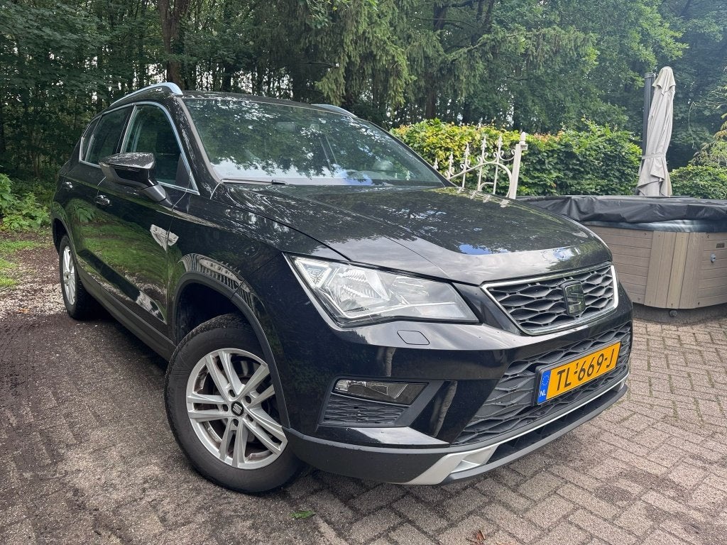 SEAT Ateca 1.0 EcoTSI Navi Stoelver Cruise Lage KMstand 2016, Auto's, Seat, Voorwielaandrijving, Zwart, Ateca, Zwart