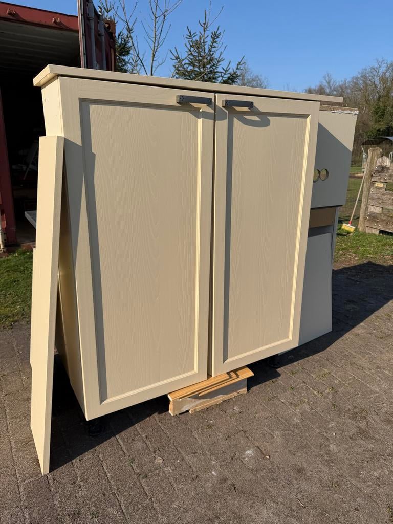 Keukenblok eiland - vanille met granieten blad, Ophalen, Gebruikt, Overige materialen, Overige typen