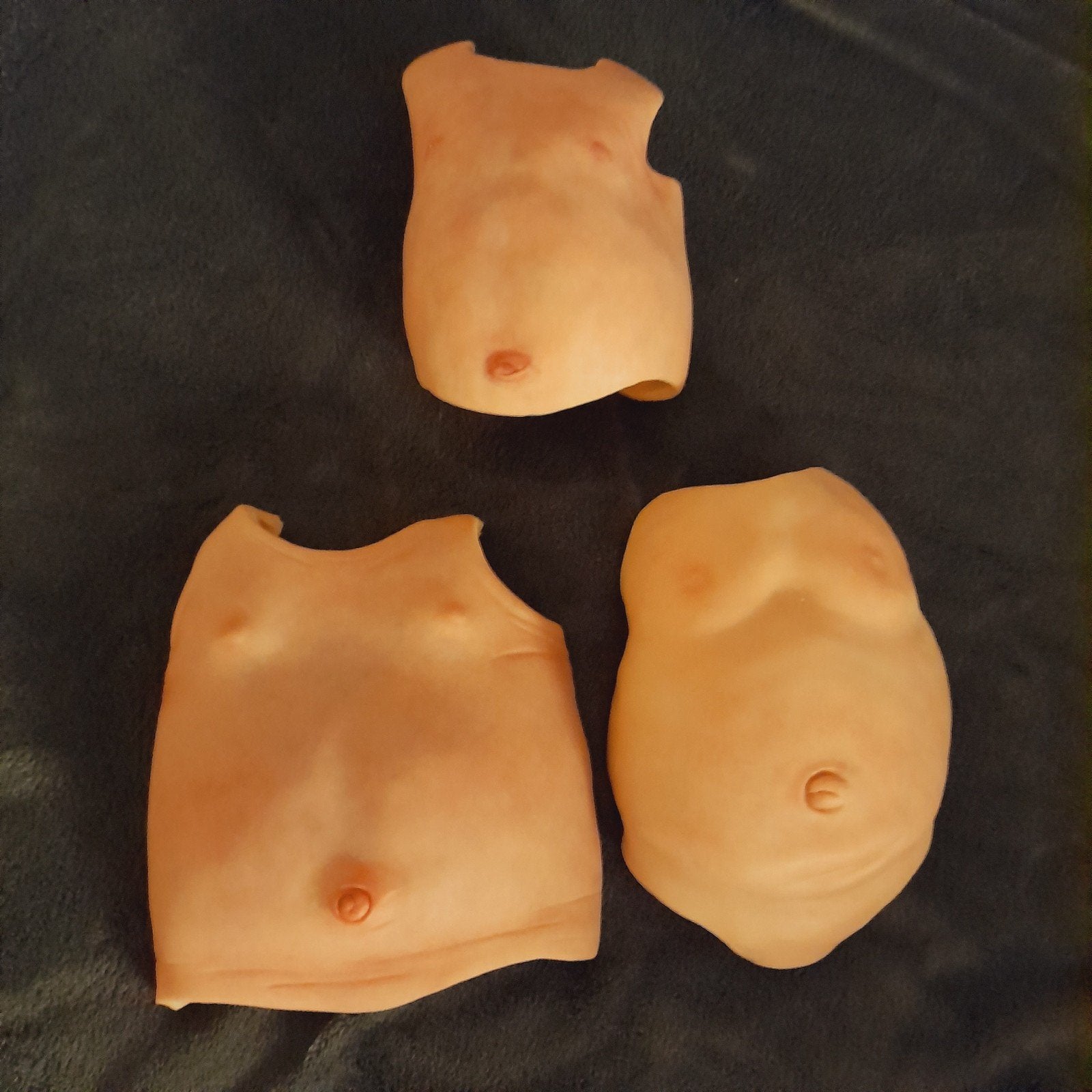 Buikplaatjes.drie stuks, Verzamelen, Poppen, Verzenden
