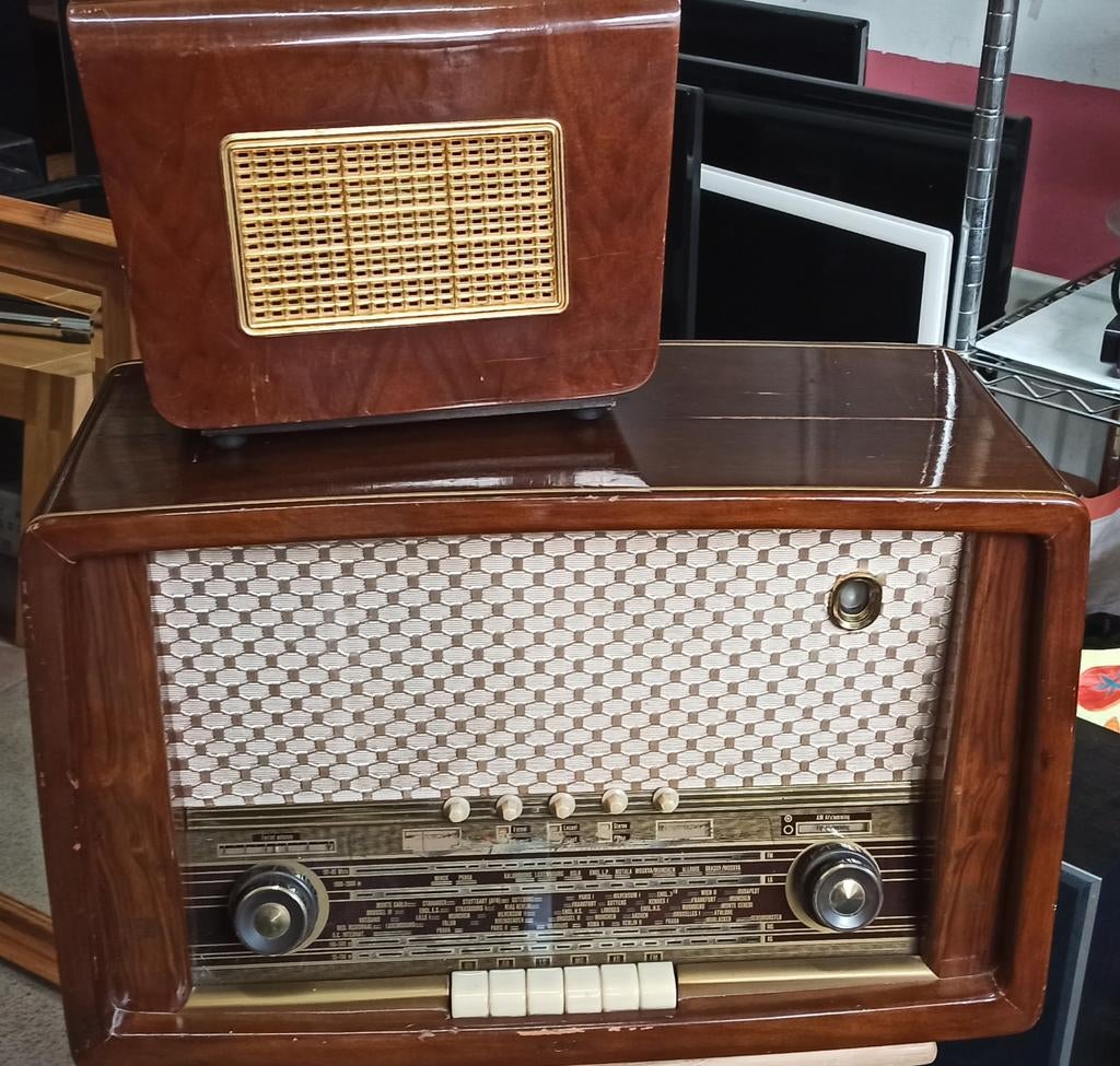 Erres KY456M HI-FI buizenradio met met luidsprekerbox., Antiek en Kunst, Antiek | Tv's en Audio, Ophalen