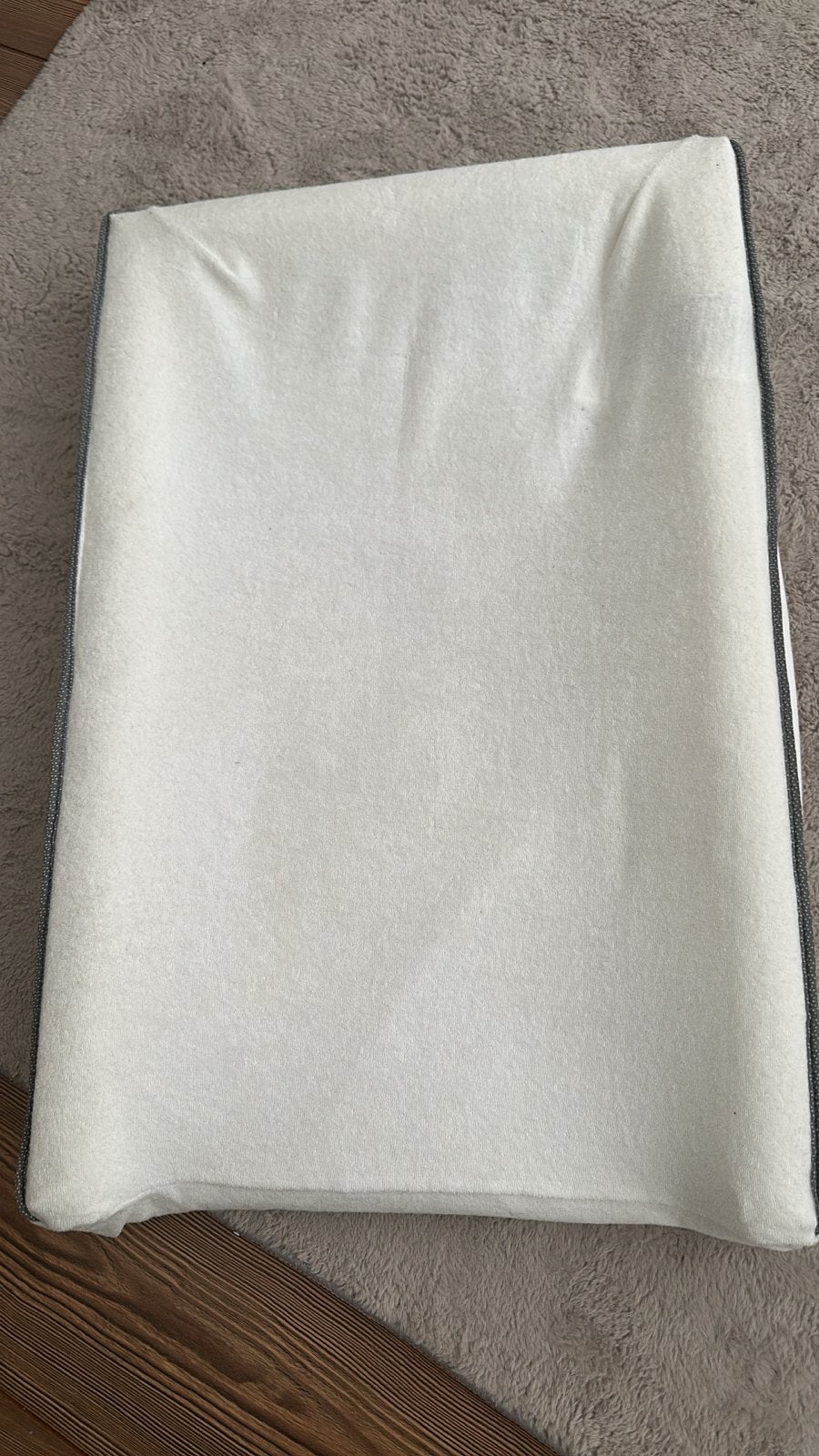 Comfortabel Aankleedkussen met hoesje - niet gebruikt, Aankleedkussen, Zo goed als nieuw, Standaard, Ophalen